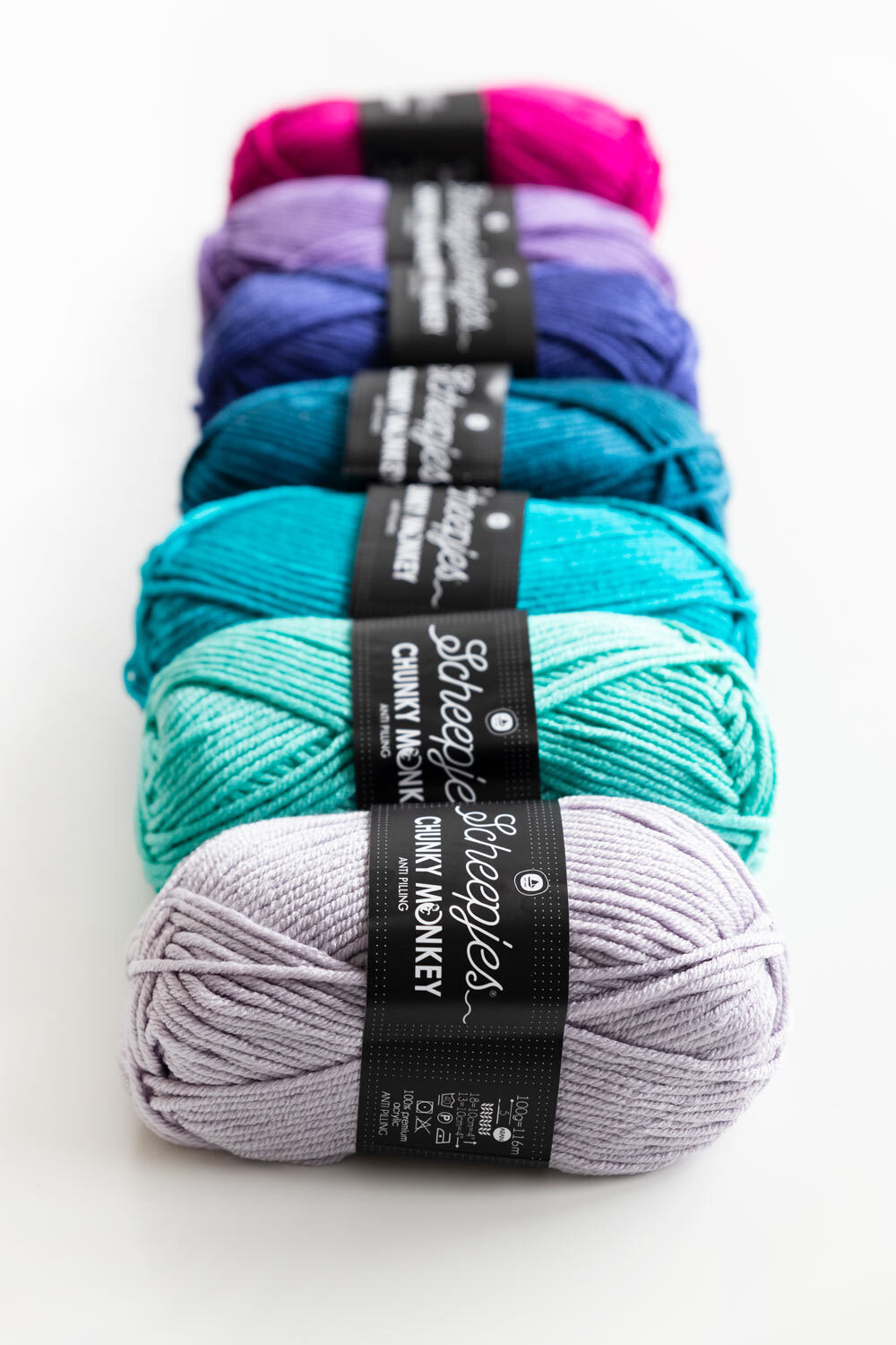 Chunky Monkey colourway grey to green to blue to pink