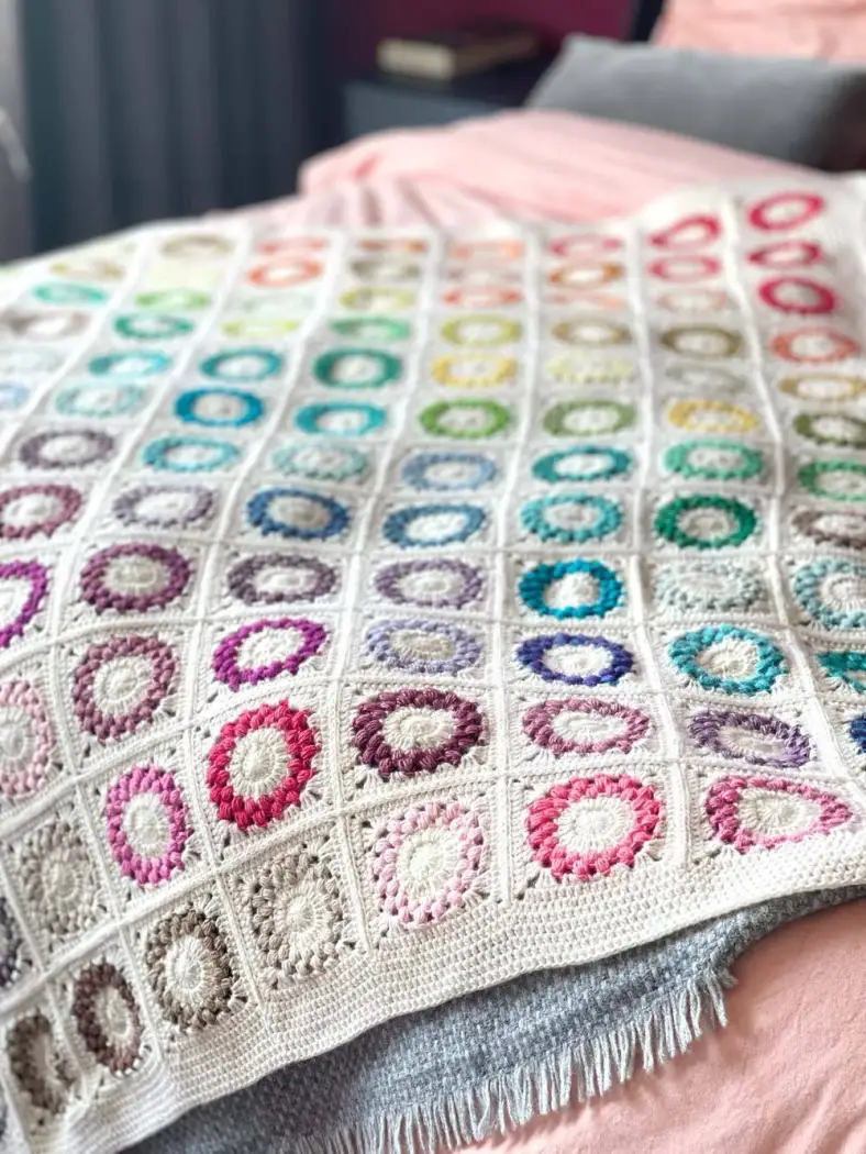 Pop Spots Blanket pattern