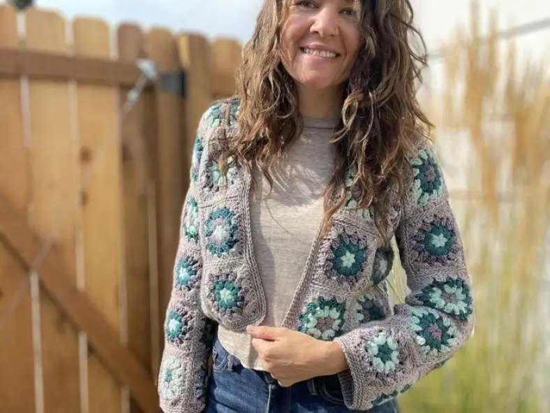 13 airie cropped cardigan offthebeatenhook
