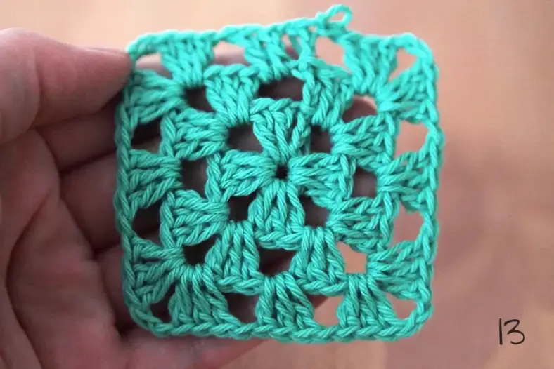 How to crochet a Granny Square Step 13